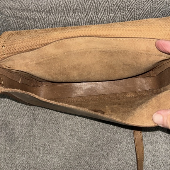 Nisolo Clara Crossbody - Picture 6 of 7